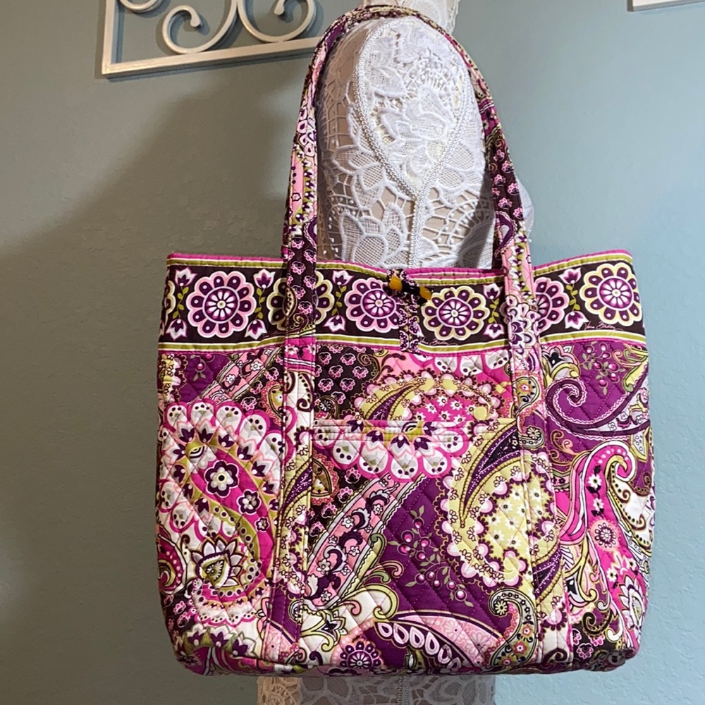 EUC Vera Bradley Very Berry Quilted Paisley shoulder bag Tote
